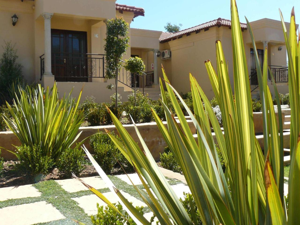 Moon And Sixpence Garden Guest House 穆德斯蒂夫 外观 照片